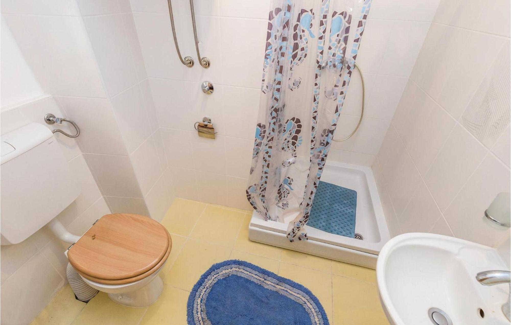1 Bedroom Nice Apartment In Senj เซนญ์ ภายนอก รูปภาพ