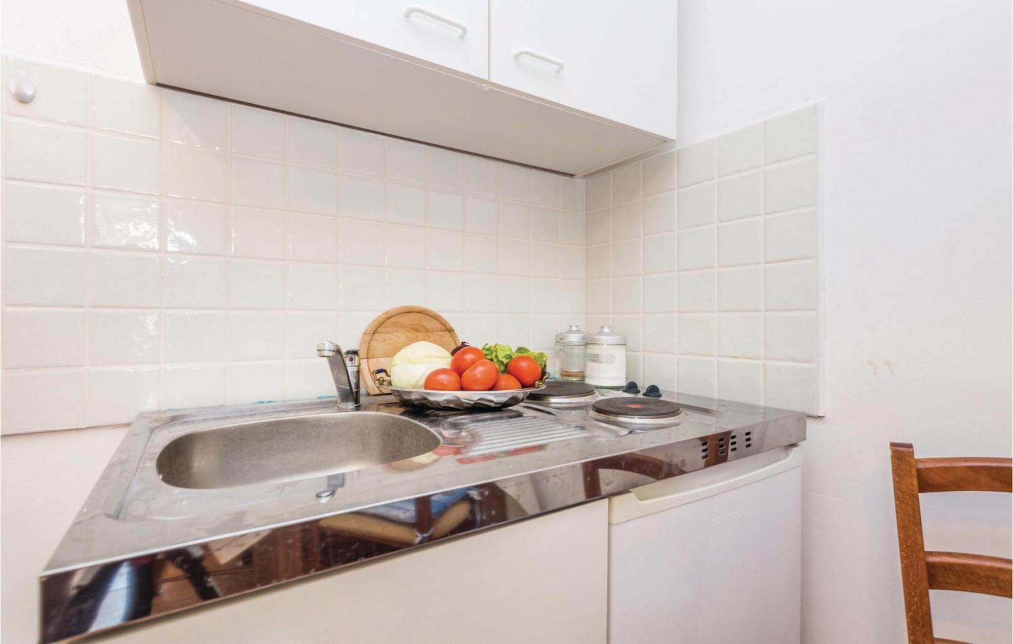 1 Bedroom Nice Apartment In Senj เซนญ์ ภายนอก รูปภาพ