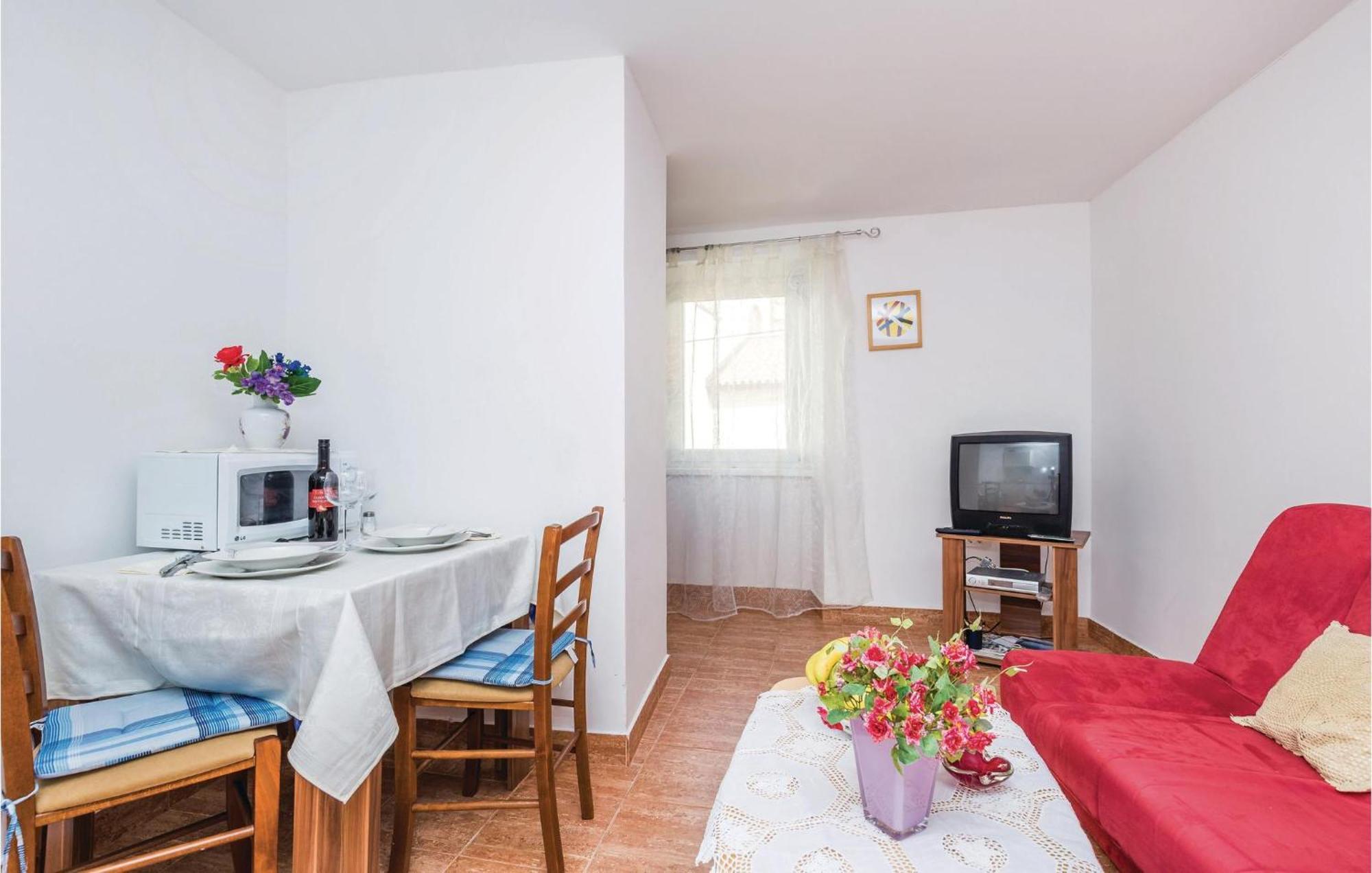 1 Bedroom Nice Apartment In Senj เซนญ์ ภายนอก รูปภาพ