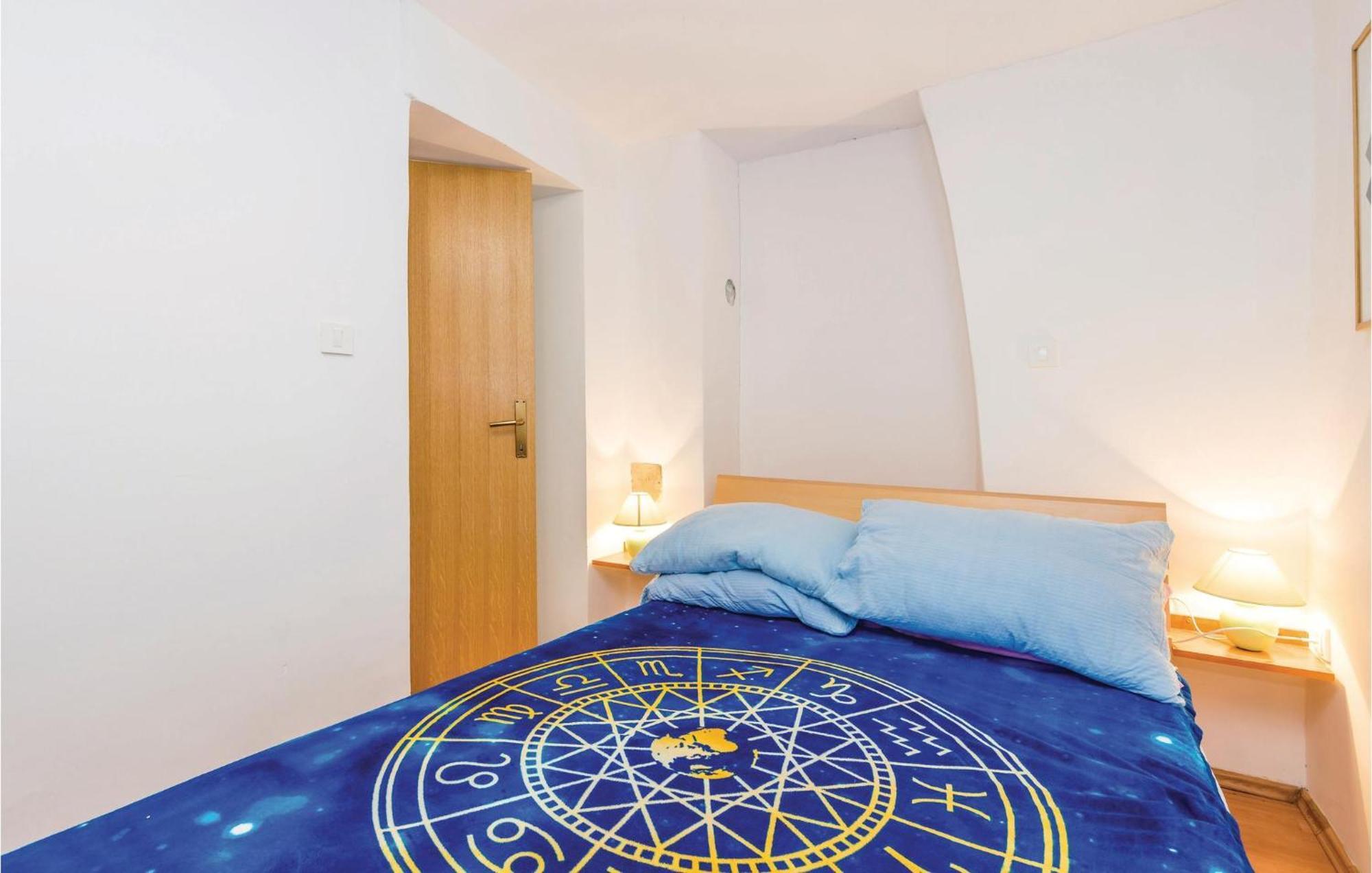 1 Bedroom Nice Apartment In Senj เซนญ์ ภายนอก รูปภาพ