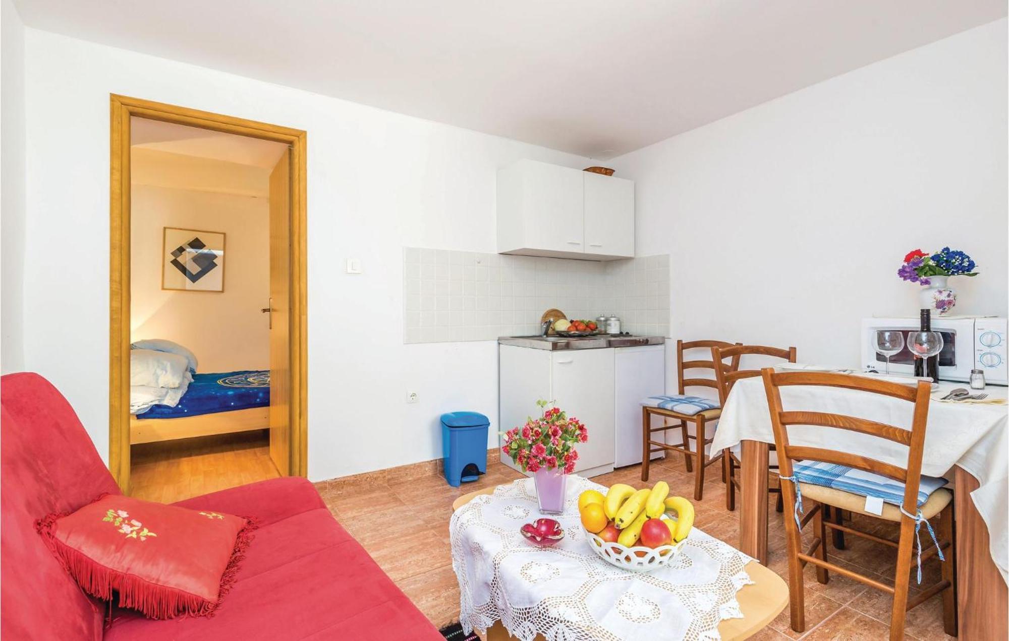 1 Bedroom Nice Apartment In Senj เซนญ์ ภายนอก รูปภาพ